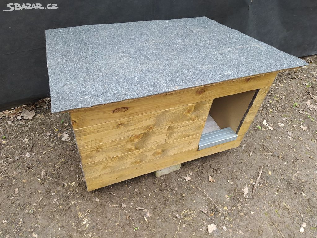 Nová zateplená bouda pro psa psí bouda